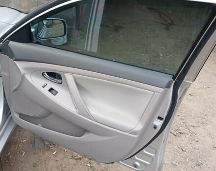 Серый Тойота Камри, объемом двигателя 2.4 л и пробегом 300 тыс. км за 8300 $, фото 13 на Automoto.ua