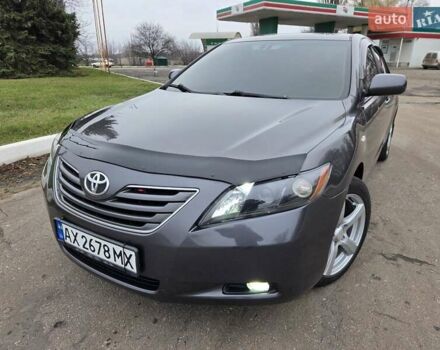 Серый Тойота Камри, объемом двигателя 2.36 л и пробегом 285 тыс. км за 9200 $, фото 2 на Automoto.ua