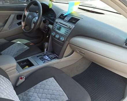 Сірий Тойота Камрі, об'ємом двигуна 2.36 л та пробігом 232 тис. км за 8500 $, фото 7 на Automoto.ua
