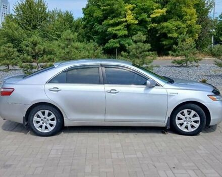 Серый Тойота Камри, объемом двигателя 2.4 л и пробегом 300 тыс. км за 8300 $, фото 2 на Automoto.ua