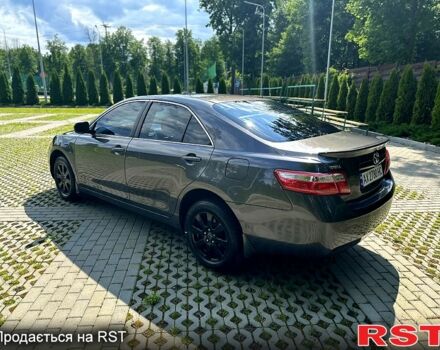Сірий Тойота Камрі, об'ємом двигуна 2.4 л та пробігом 281 тис. км за 6300 $, фото 3 на Automoto.ua