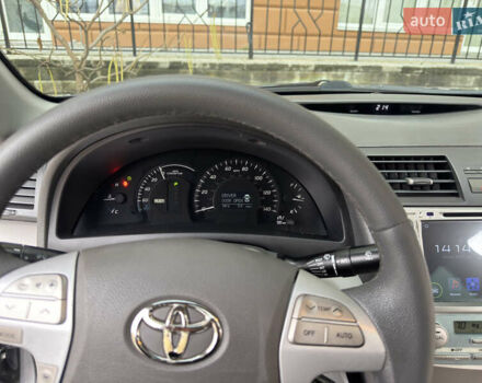 Сірий Тойота Камрі, об'ємом двигуна 2.4 л та пробігом 220 тис. км за 9100 $, фото 66 на Automoto.ua