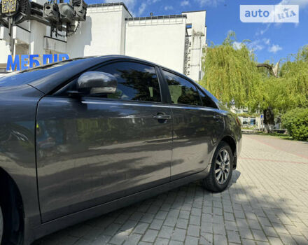 Серый Тойота Камри, объемом двигателя 2.4 л и пробегом 230 тыс. км за 10400 $, фото 30 на Automoto.ua