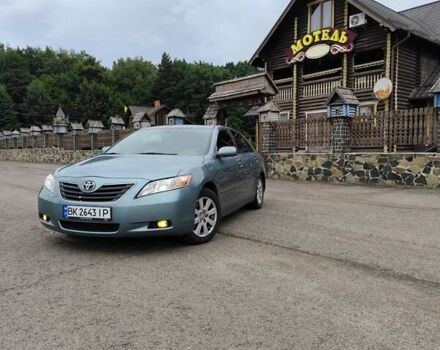 Серый Тойота Камри, объемом двигателя 3.46 л и пробегом 280 тыс. км за 7800 $, фото 2 на Automoto.ua