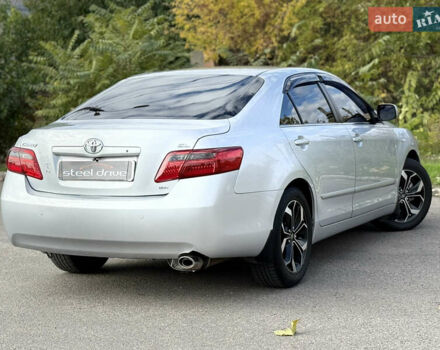 Тойота Камри 2009 в Николаеве на Automoto.ua Серый Тойота Камри, объемом двигателя 2.36 л и пробегом 245 тыс. км за 8200 $, фото 3 на Automoto.ua