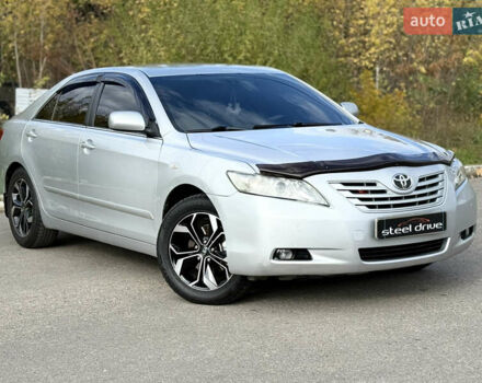 Тойота Камри 2009 в Николаеве на Automoto.ua Серый Тойота Камри, объемом двигателя 2.36 л и пробегом 245 тыс. км за 8200 $, фото 2 на Automoto.ua