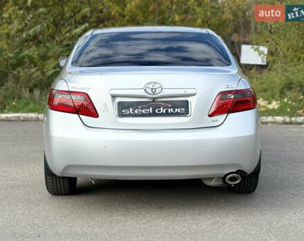 Тойота Камри 2009 в Николаеве на Automoto.ua Серый Тойота Камри, объемом двигателя 2.36 л и пробегом 245 тыс. км за 8200 $, фото 4 на Automoto.ua