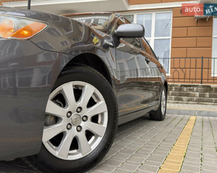 Сірий Тойота Камрі, об'ємом двигуна 2.4 л та пробігом 220 тис. км за 9100 $, фото 15 на Automoto.ua