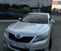 Серый Тойота Камри, объемом двигателя 2.5 л и пробегом 162 тыс. км за 9500 $, фото 1 на Automoto.ua