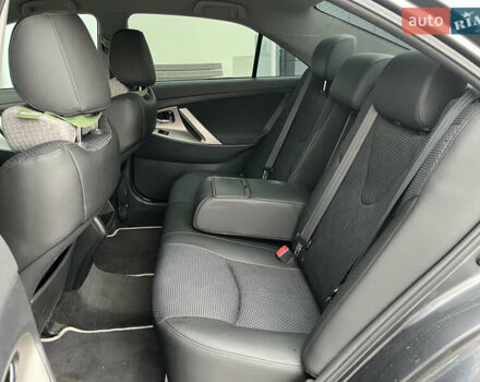 Серый Тойота Камри, объемом двигателя 2.49 л и пробегом 213 тыс. км за 8890 $, фото 9 на Automoto.ua