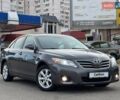 Сірий Тойота Камрі, об'ємом двигуна 2.4 л та пробігом 228 тис. км за 9500 $, фото 1 на Automoto.ua