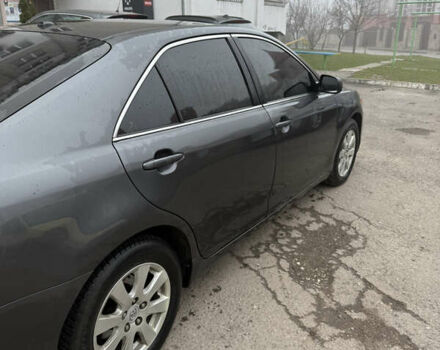 Серый Тойота Камри, объемом двигателя 2.5 л и пробегом 214 тыс. км за 7300 $, фото 4 на Automoto.ua