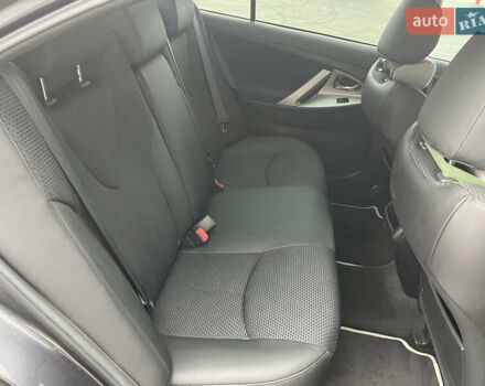 Серый Тойота Камри, объемом двигателя 2.49 л и пробегом 213 тыс. км за 8890 $, фото 8 на Automoto.ua