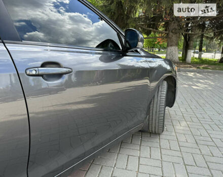 Серый Тойота Камри, объемом двигателя 2.4 л и пробегом 230 тыс. км за 10400 $, фото 13 на Automoto.ua