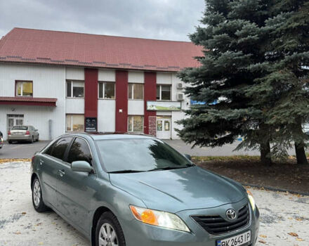 Тойота Камри 2009 в Ровно на Automoto.ua Серый Тойота Камри, объемом двигателя 3.46 л и пробегом 286 тыс. км за 7650 $, фото 3 на Automoto.ua