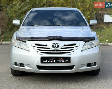 Тойота Камри 2009 в Николаеве на Automoto.ua Серый Тойота Камри, объемом двигателя 2.36 л и пробегом 245 тыс. км за 8200 $, фото 1 на Automoto.ua
