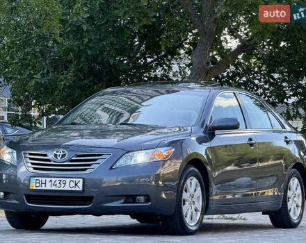 Сірий Тойота Камрі, об'ємом двигуна 2.4 л та пробігом 190 тис. км за 9300 $, фото 1 на Automoto.ua