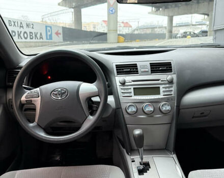 Сірий Тойота Камрі, об'ємом двигуна 2.5 л та пробігом 212 тис. км за 7300 $, фото 12 на Automoto.ua