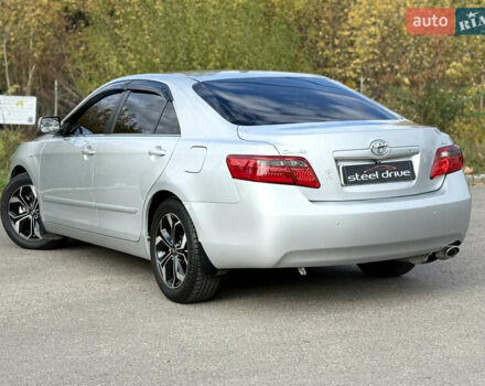 Тойота Камри 2009 в Николаеве на Automoto.ua Серый Тойота Камри, объемом двигателя 2.36 л и пробегом 245 тыс. км за 8200 $, фото 5 на Automoto.ua