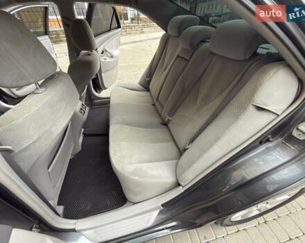 Сірий Тойота Камрі, об'ємом двигуна 2.4 л та пробігом 220 тис. км за 9100 $, фото 47 на Automoto.ua