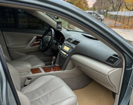 Тойота Камри 2009 в Ровно на Automoto.ua Серый Тойота Камри, объемом двигателя 3.46 л и пробегом 286 тыс. км за 7650 $, фото 25 на Automoto.ua