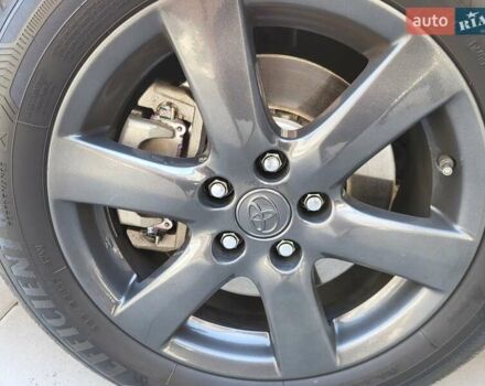 Серый Тойота Камри, объемом двигателя 3.5 л и пробегом 157 тыс. км за 15500 $, фото 24 на Automoto.ua