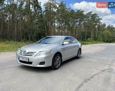 Сірий Тойота Камрі, об'ємом двигуна 2.5 л та пробігом 270 тис. км за 8800 $, фото 2 на Automoto.ua