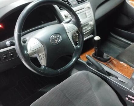 Серый Тойота Камри, объемом двигателя 2.36 л и пробегом 170 тыс. км за 9048 $, фото 4 на Automoto.ua