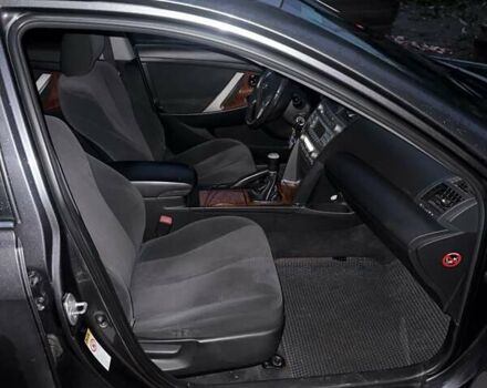 Серый Тойота Камри, объемом двигателя 2.39 л и пробегом 265 тыс. км за 10000 $, фото 8 на Automoto.ua