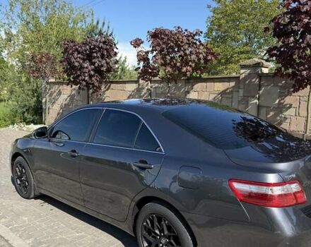 Серый Тойота Камри, объемом двигателя 2.4 л и пробегом 240 тыс. км за 10000 $, фото 2 на Automoto.ua