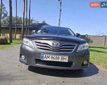 Сірий Тойота Камрі, об'ємом двигуна 2.4 л та пробігом 190 тис. км за 11000 $, фото 7 на Automoto.ua
