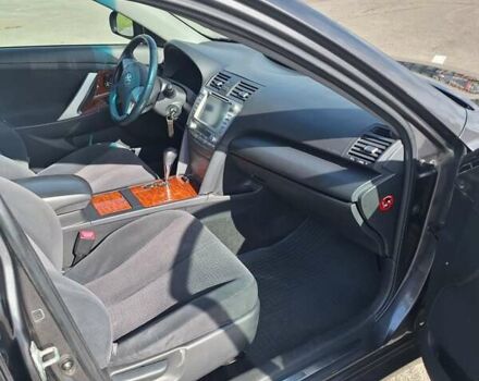 Серый Тойота Камри, объемом двигателя 2.36 л и пробегом 203 тыс. км за 9500 $, фото 10 на Automoto.ua