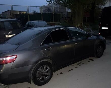 Серый Тойота Камри, объемом двигателя 2.39 л и пробегом 265 тыс. км за 10000 $, фото 6 на Automoto.ua