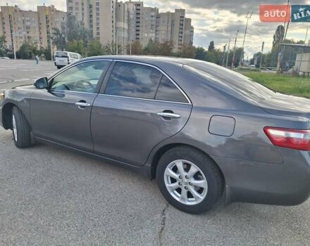 Серый Тойота Камри, объемом двигателя 2.36 л и пробегом 203 тыс. км за 9500 $, фото 6 на Automoto.ua