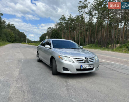Сірий Тойота Камрі, об'ємом двигуна 2.5 л та пробігом 270 тис. км за 8800 $, фото 9 на Automoto.ua