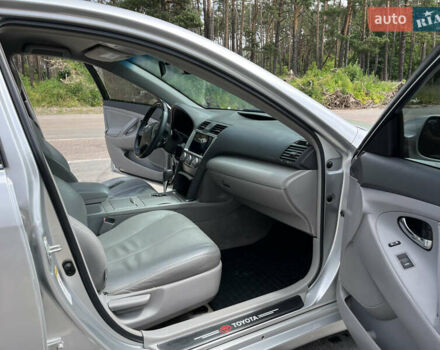 Сірий Тойота Камрі, об'ємом двигуна 2.5 л та пробігом 270 тис. км за 8800 $, фото 29 на Automoto.ua