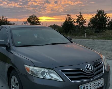 Сірий Тойота Камрі, об'ємом двигуна 2.5 л та пробігом 246 тис. км за 5400 $, фото 2 на Automoto.ua