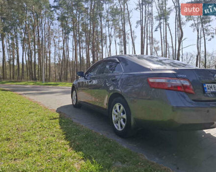 Сірий Тойота Камрі, об'ємом двигуна 2.4 л та пробігом 190 тис. км за 11000 $, фото 4 на Automoto.ua