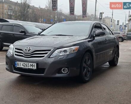 Серый Тойота Камри, объемом двигателя 3.5 л и пробегом 157 тыс. км за 15900 $, фото 1 на Automoto.ua