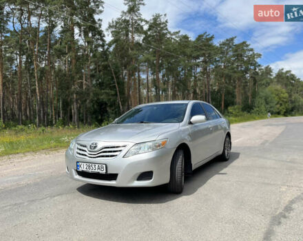 Серый Тойота Камри, объемом двигателя 2.5 л и пробегом 270 тыс. км за 8800 $, фото 1 на Automoto.ua