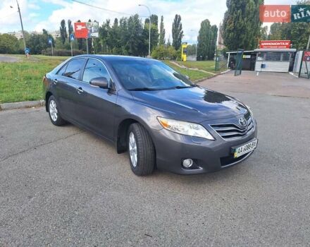 Серый Тойота Камри, объемом двигателя 2.36 л и пробегом 203 тыс. км за 9500 $, фото 7 на Automoto.ua