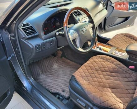 Серый Тойота Камри, объемом двигателя 3.5 л и пробегом 157 тыс. км за 15500 $, фото 8 на Automoto.ua