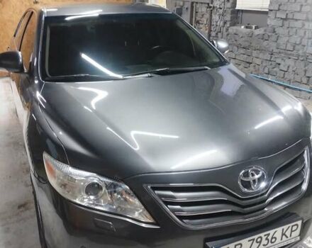 Серый Тойота Камри, объемом двигателя 2.36 л и пробегом 170 тыс. км за 9048 $, фото 1 на Automoto.ua