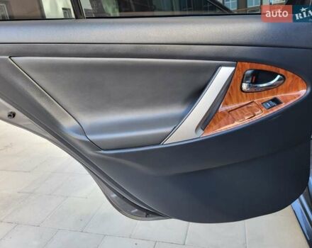 Серый Тойота Камри, объемом двигателя 3.5 л и пробегом 157 тыс. км за 15500 $, фото 18 на Automoto.ua