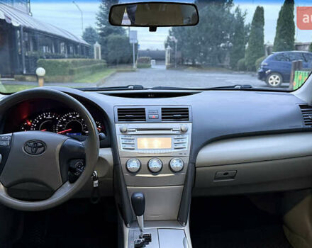 Сірий Тойота Камрі, об'ємом двигуна 2.49 л та пробігом 240 тис. км за 8500 $, фото 5 на Automoto.ua
