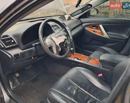 Серый Тойота Камри, объемом двигателя 2.4 л и пробегом 200 тыс. км за 4699 $, фото 38 на Automoto.ua