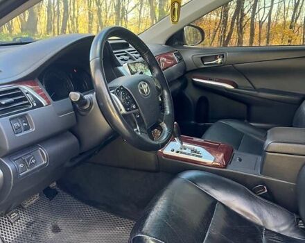 Тойота Камри 2011 в Хмельницком на Automoto.ua Серый Тойота Камри, объемом двигателя 2.5 л и пробегом 252 тыс. км за 12400 $, фото 12 на Automoto.ua