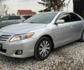 Серый Тойота Камри, объемом двигателя 2.5 л и пробегом 200 тыс. км за 9999 $, фото 2 на Automoto.ua