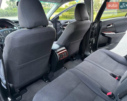 Серый Тойота Камри, объемом двигателя 2.5 л и пробегом 145 тыс. км за 13400 $, фото 25 на Automoto.ua