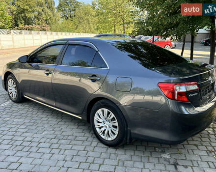 Сірий Тойота Камрі, об'ємом двигуна 2.5 л та пробігом 264 тис. км за 11500 $, фото 15 на Automoto.ua